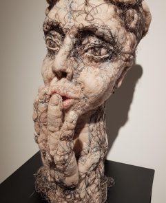 A défaut de vous étreindre je vous envoi un baiser